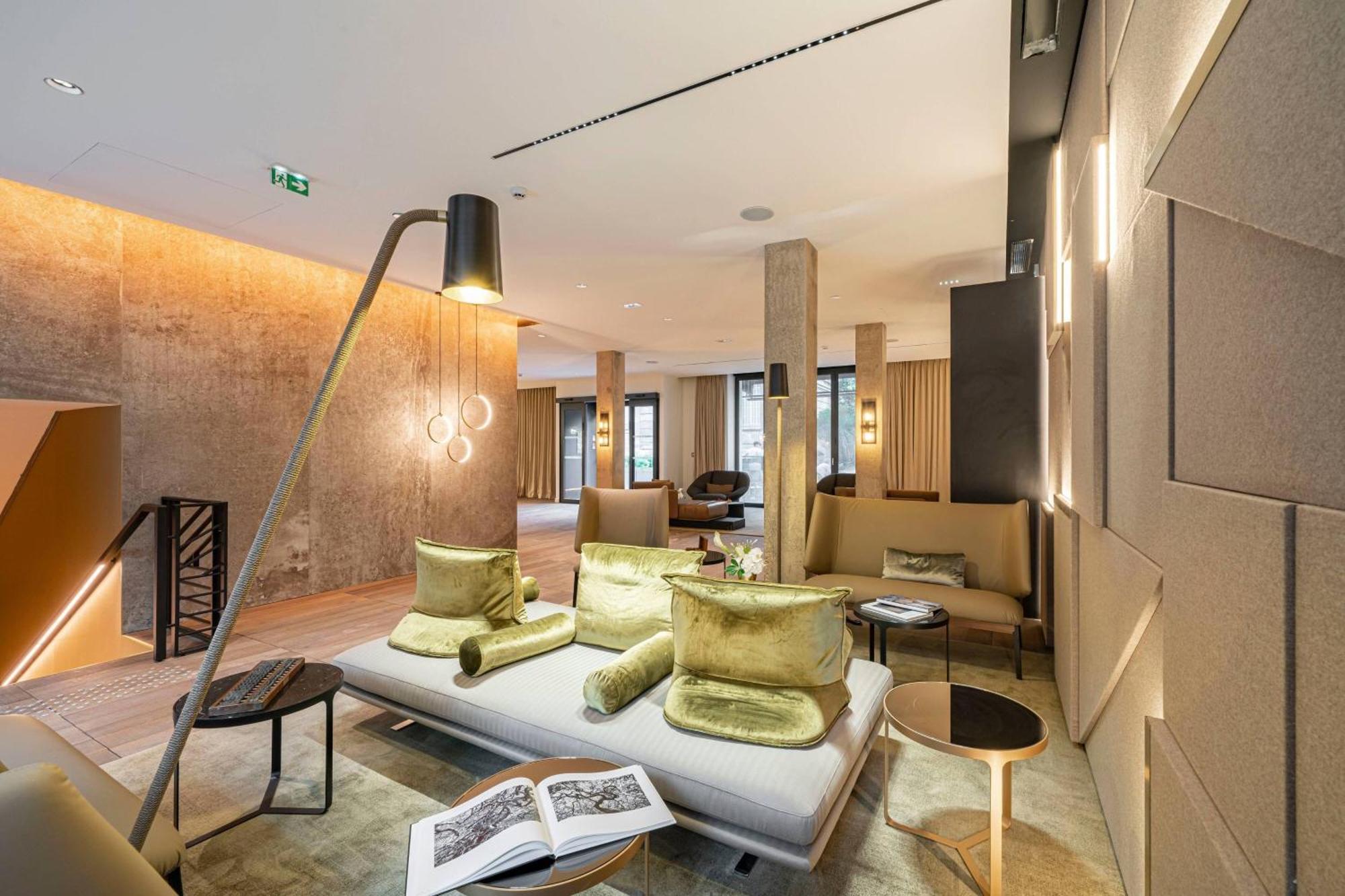 La Caserne Chanzy Hotel & Spa, Autograph Collection Reims Exterior foto The hotel's lobby
